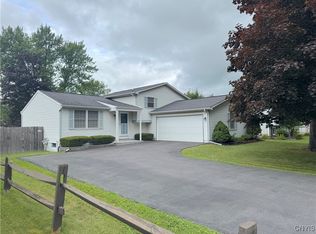 8467 Torchwood Ln, Cicero, NY 13039