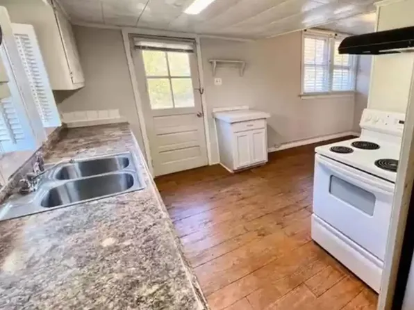 406 Custis St, Crewe, VA 23930