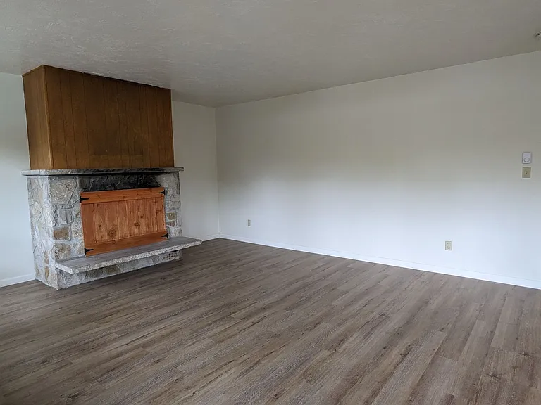 Park Village Apartments — Photo 113