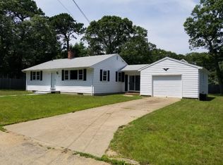147 Fairfield Ave, Tisbury, MA 02568