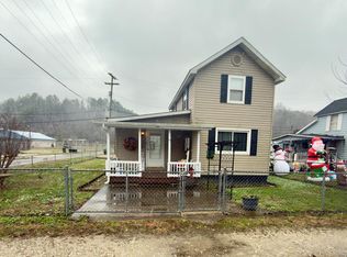 51 N River St, Auxier, KY 41602