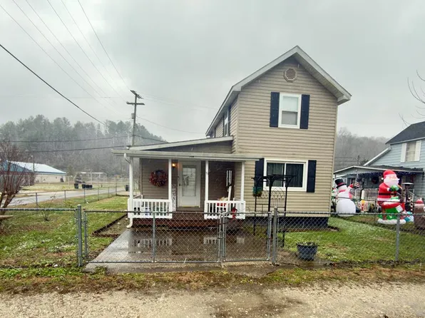 51 N River St, Auxier, KY 41602