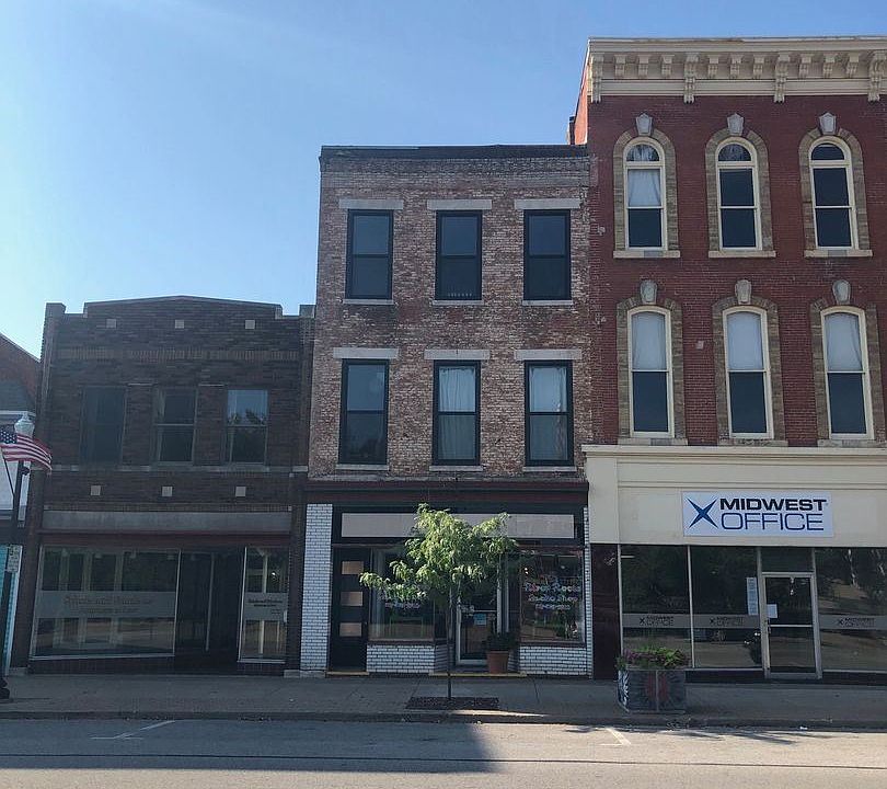 1st image of 634 1/2 Maine St