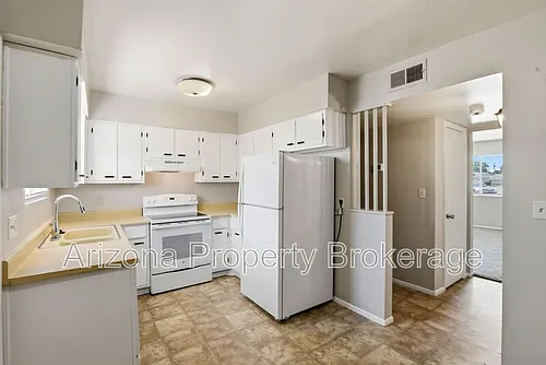 3934 E Piccadilly Rd #9 Photo 1