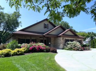 2016 Kaneville Rd, Geneva, IL 60134