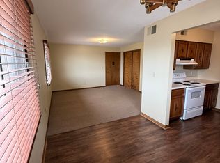 1921 N Randall Rd #11, Carroll, IA 51401