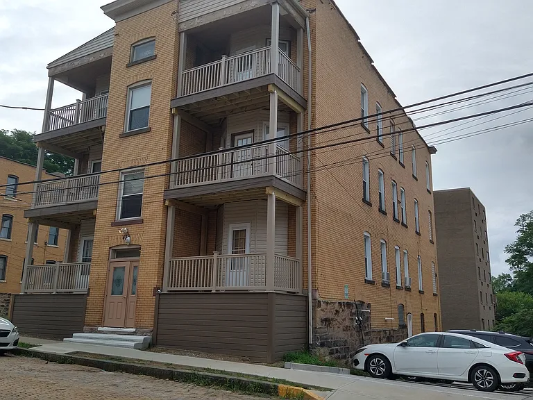 43 S Howard Ave — Photo 9