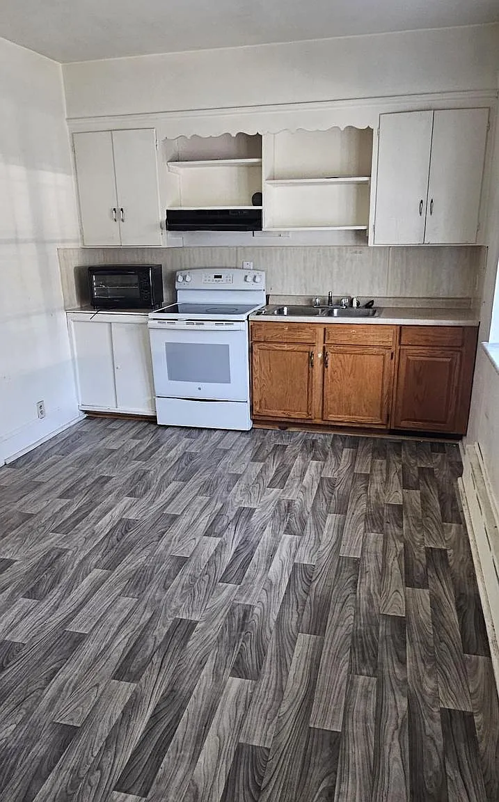 2 bed, 1.0 bath, 1002 sqft, $1,200 — Photo 4