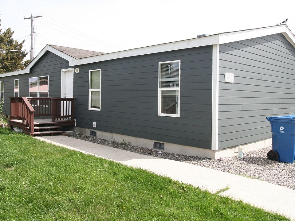 1st image of 204 White Oak Dr