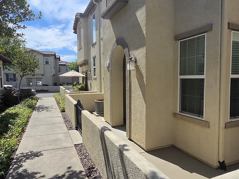 114 Barnhill Dr #114 — Photo 17