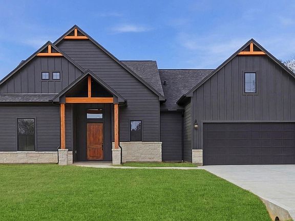 2nd image of 1202 Ada St