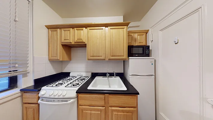 Rented by Bond New York | media 7