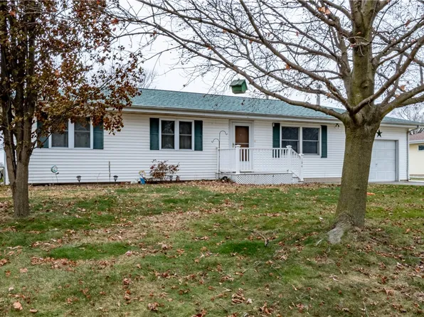 104 E Maple St, Latham, IL 62543