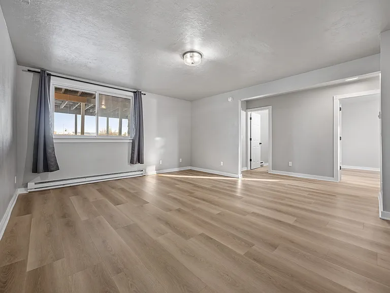 2170 2nd Ave E — Photo 13