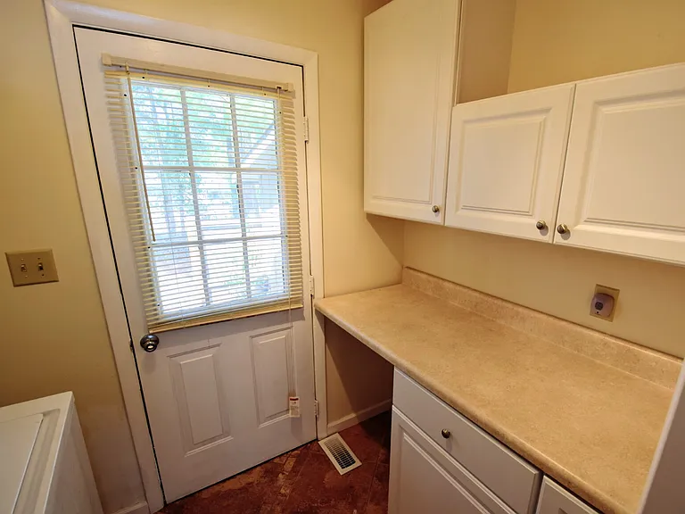 206 Villa Dr — Photo 15