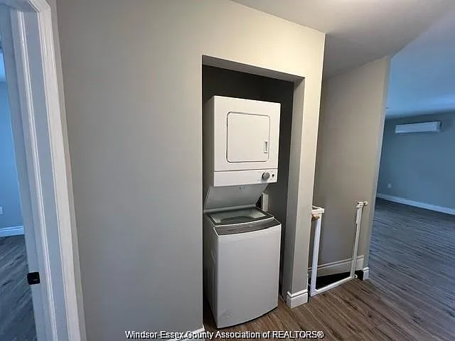 746 Dougall Ave #UPPER — Photo 6