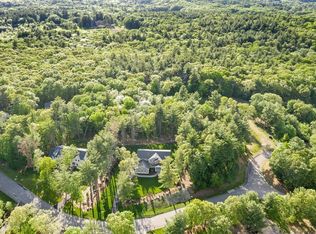 108 Nobscot Dr, Framingham, MA 01701