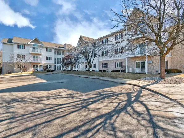 715 Canterberry COURT #105, West Bend, WI 53090