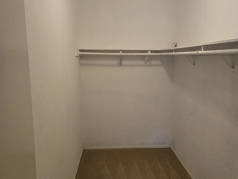 2150 Catalpa Ct — Photo 14