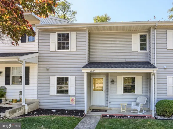 1068 W Foxcroft Dr, Camp Hill, PA 17011