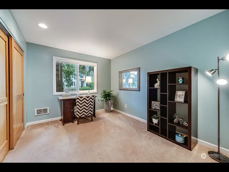 17022 128th Ln NE — Photo 3