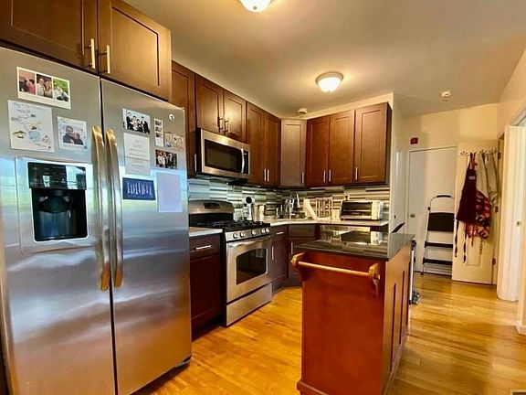 5th image of 226 15th St #404