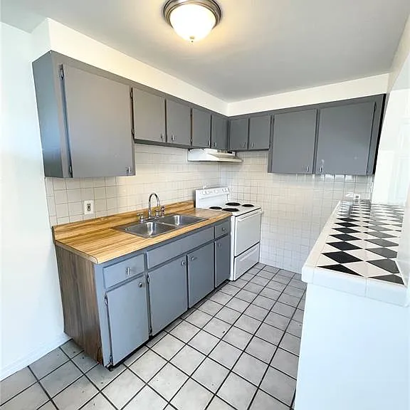 2916 N 16th St #1 — Photo 7