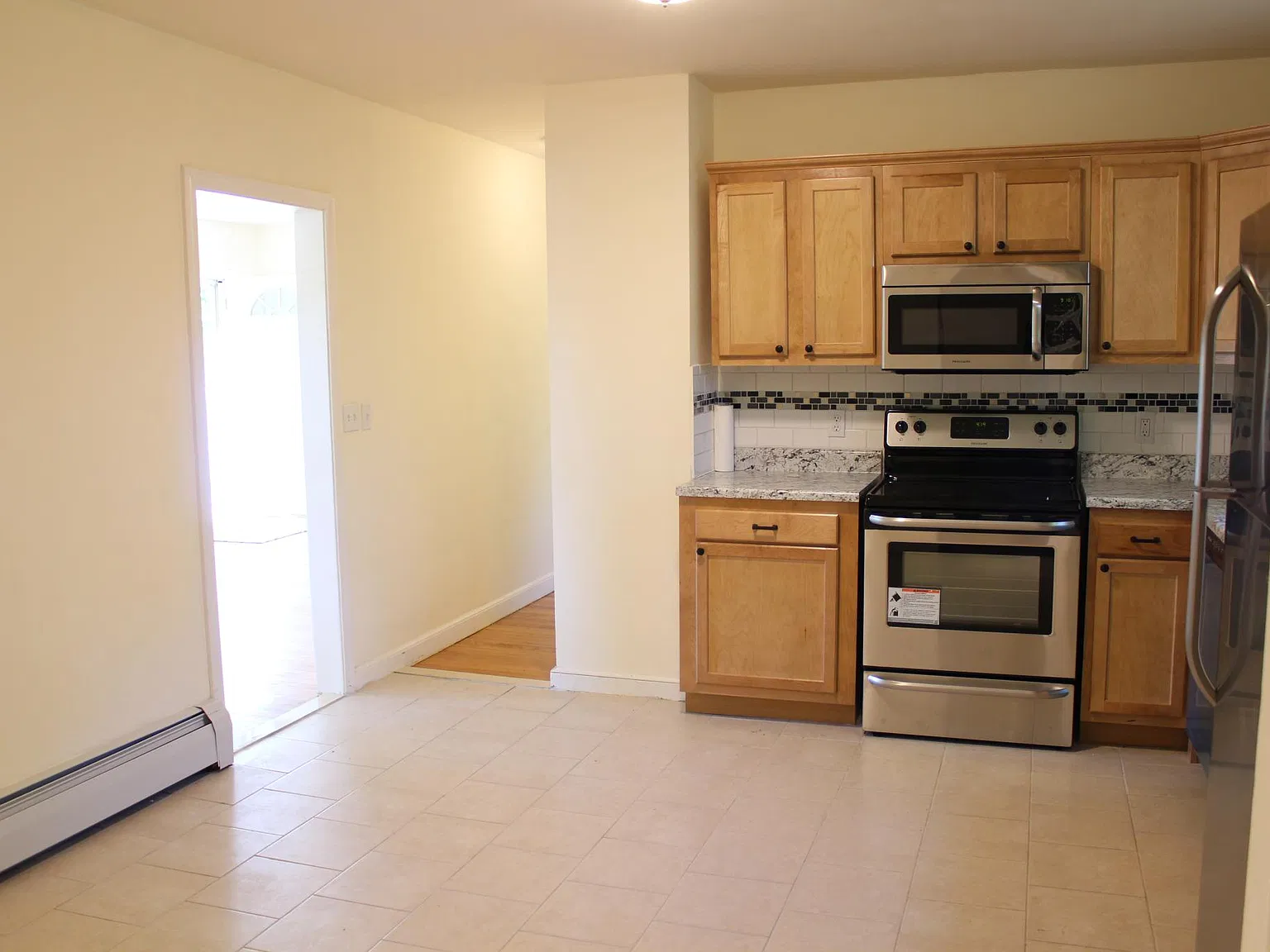 6 bed, 2000 sqft, $4,500 — Photo 4