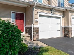141 Slate Bottom Dr, Depew, NY 14043
