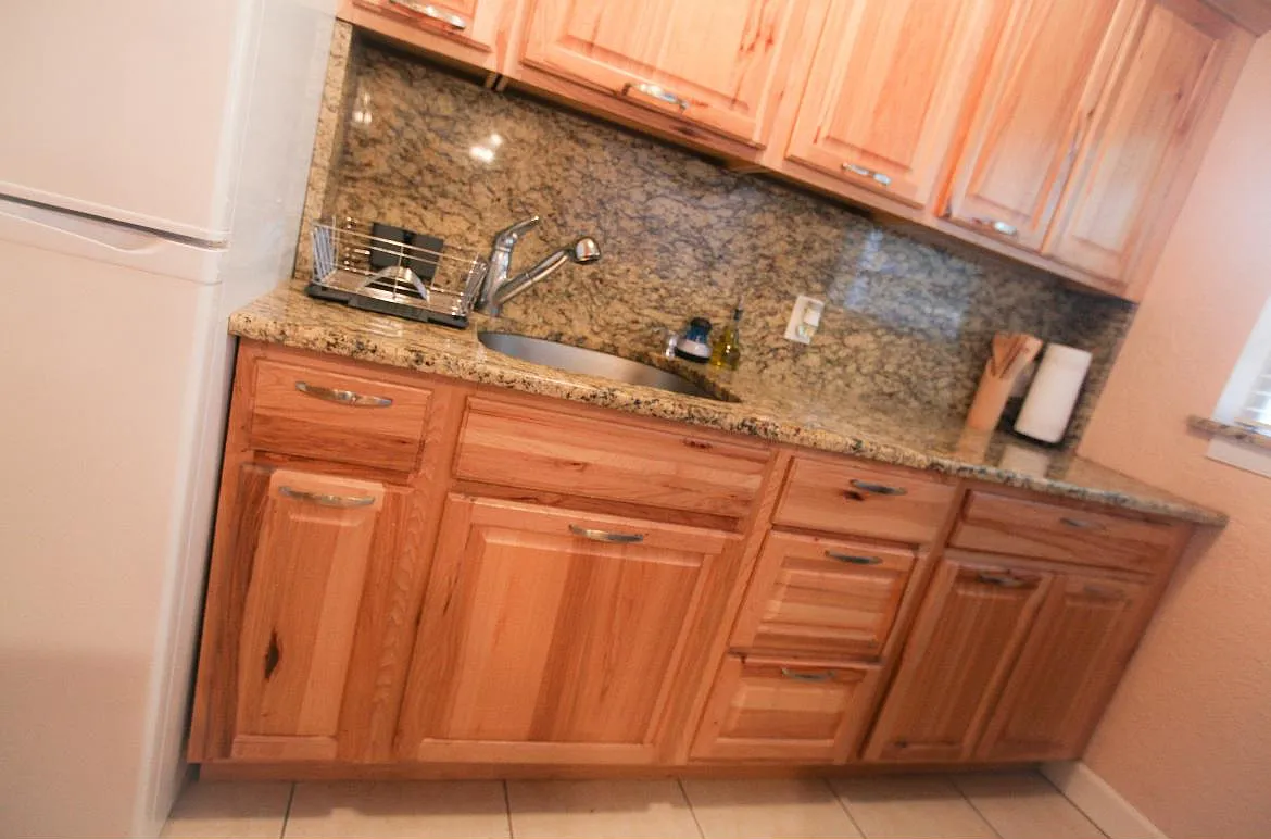 Studio, 650 sqft, $1,650 — Photo 3