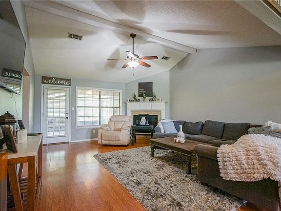 5th image of 1711 Somerset Way