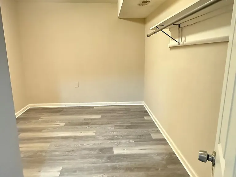 118 Middle Point Ct — Photo 28