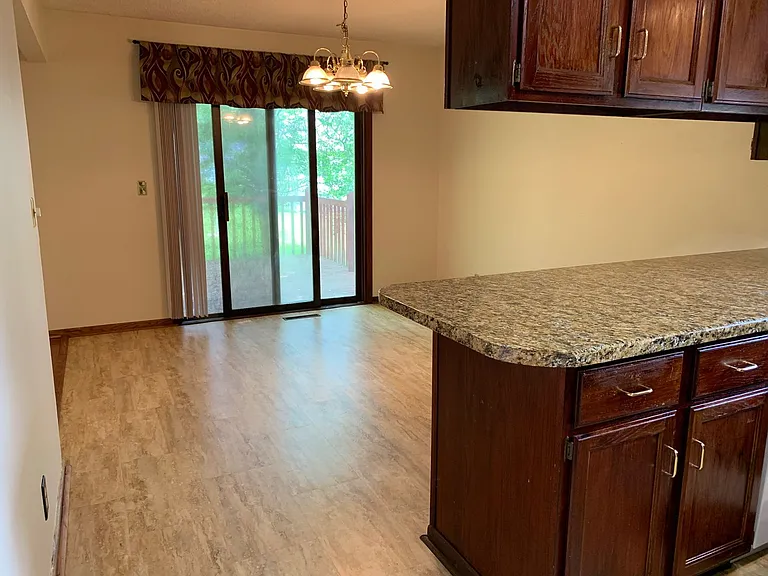 3303 Eddy Ln — Photo 3
