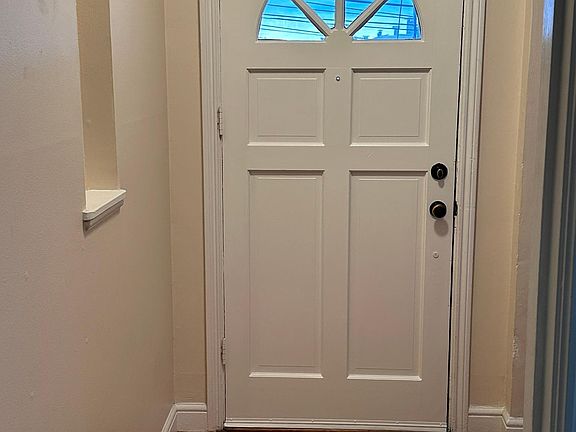 Front entrance
7ft x 4ft
