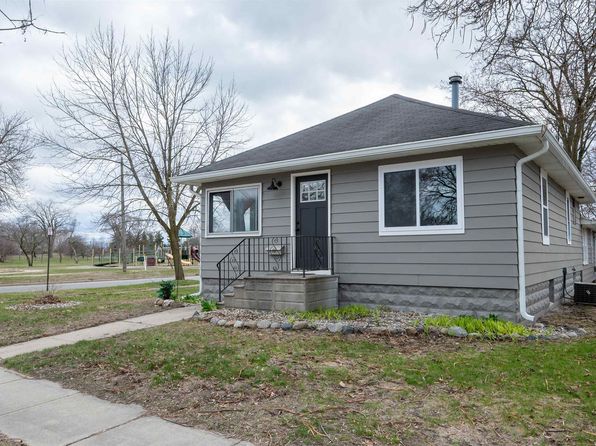 1016 E Carpenter St, Midland, MI 48640