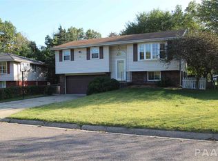 208 Season Dr, East Peoria, IL