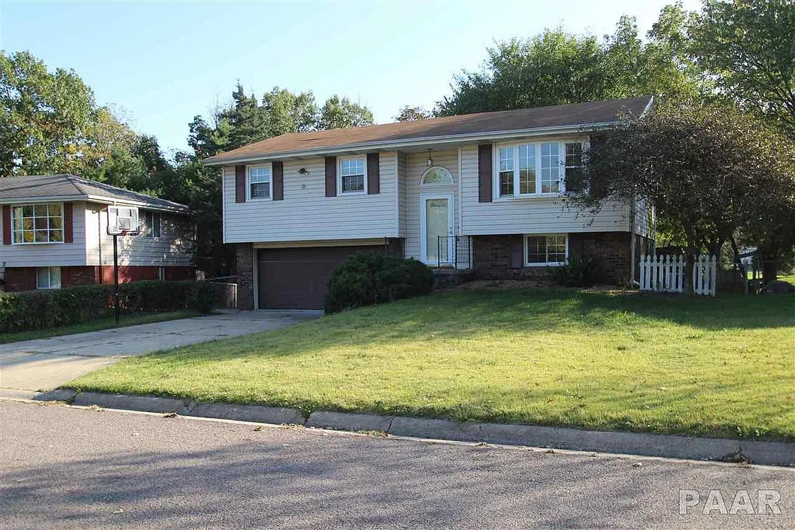 208 Season Dr photo 1