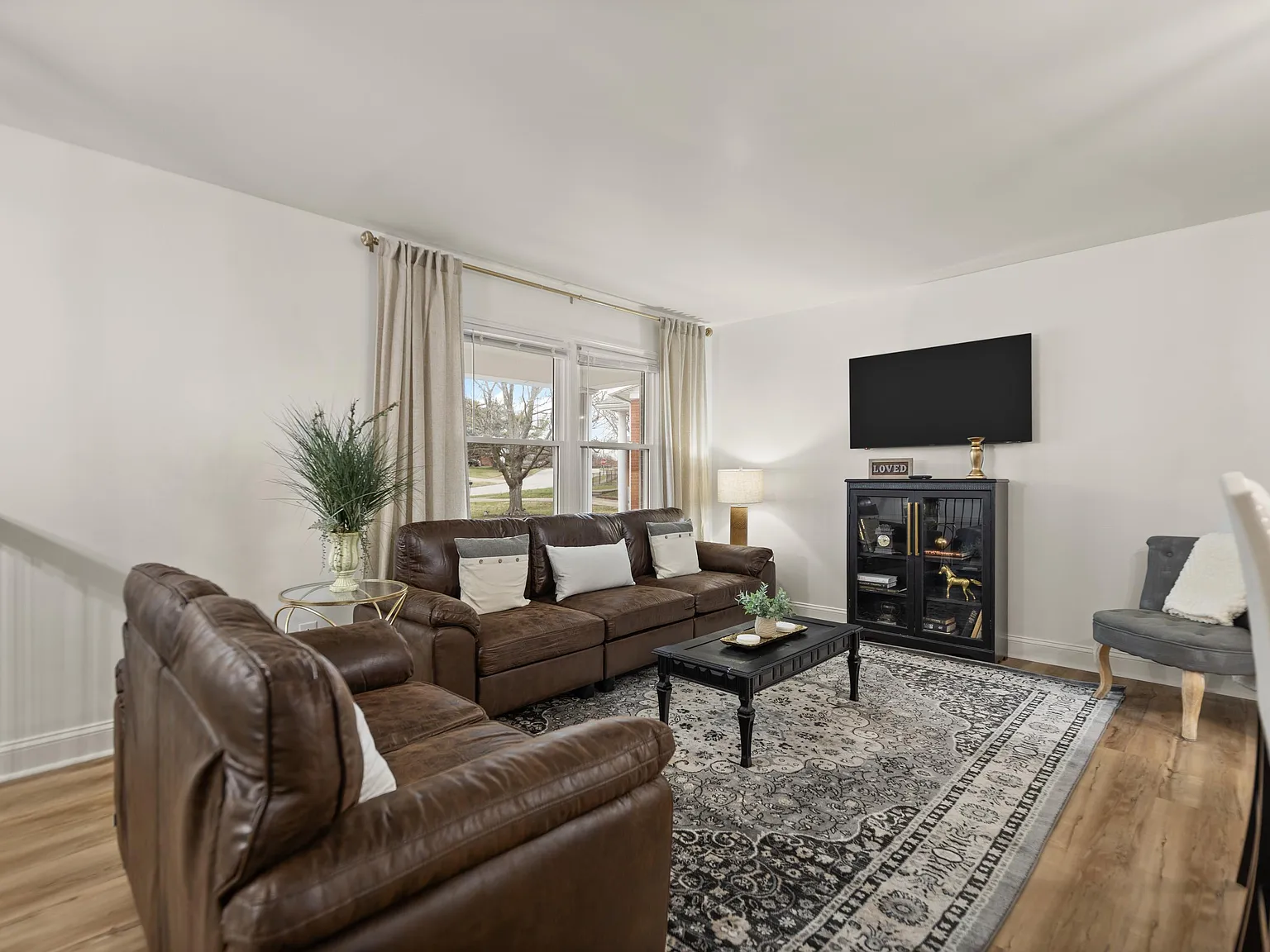 1706 Cameron Ct — Photo 4
