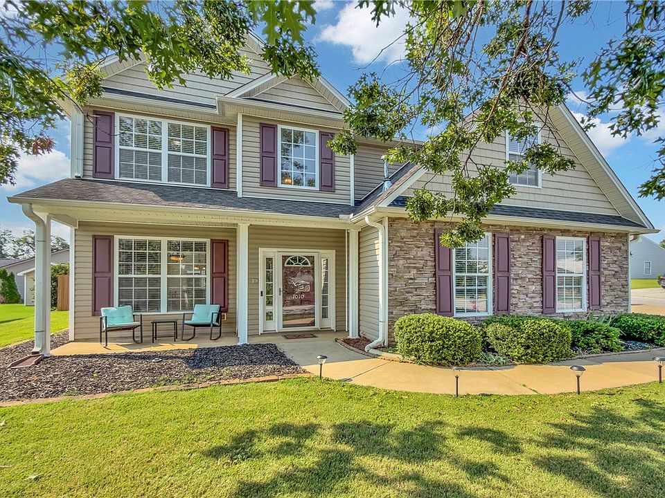 1st image of 1010 Blythwood Dr