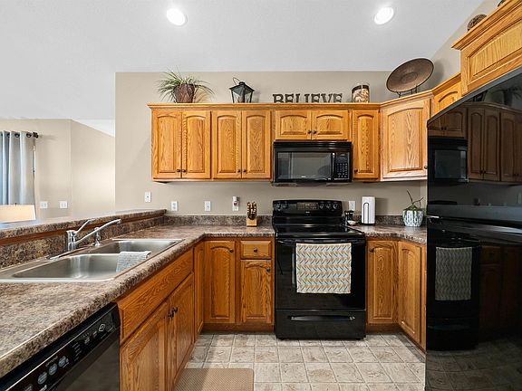 4th image of 7405 W 51st St