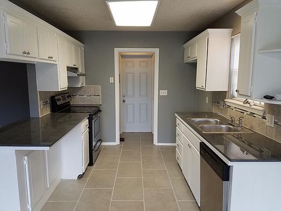 3rd image of 636 Emerwood Ct