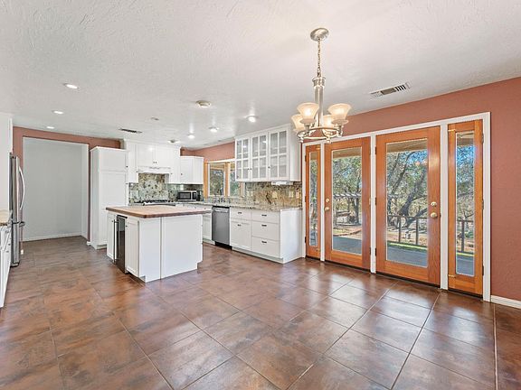 3rd image of 7259 White Oak Ln