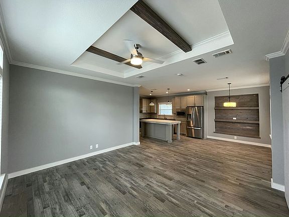 3rd image of 874 Dominica Ave
