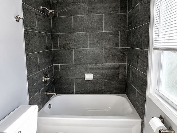 4th image of 1599 Bournemouth Rd