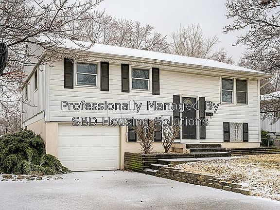 3rd image of 9515 Wallace Ave