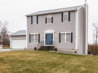 43 Fieldstone Dr, Coventry, RI 02816