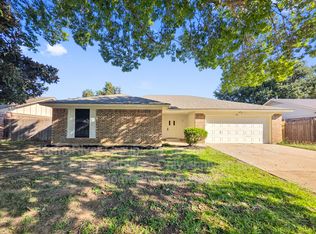 1801 Briar Run, Benbrook, TX 76126