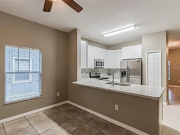 307 E Kirby St — Photo 8