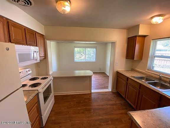 5th image of 6531 Solandra Dr