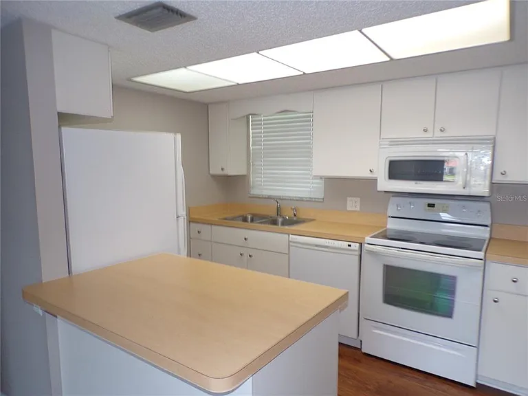 1080 Bal Harbor Blvd #4D — Photo 7